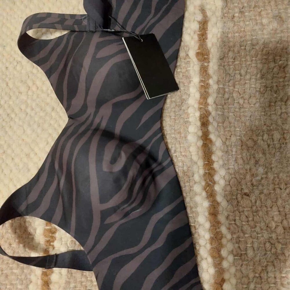 Knix Catalyst Sports Bra-High Impact Sports Bra- Size 6 New with tags